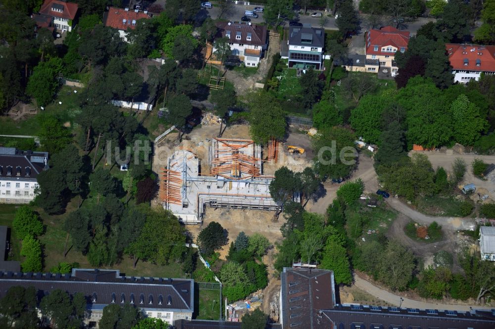 Berlin von oben - The metropolitan gardens Immobilienareal an der Clayallee im ORtsteil Dahlem von Berlin