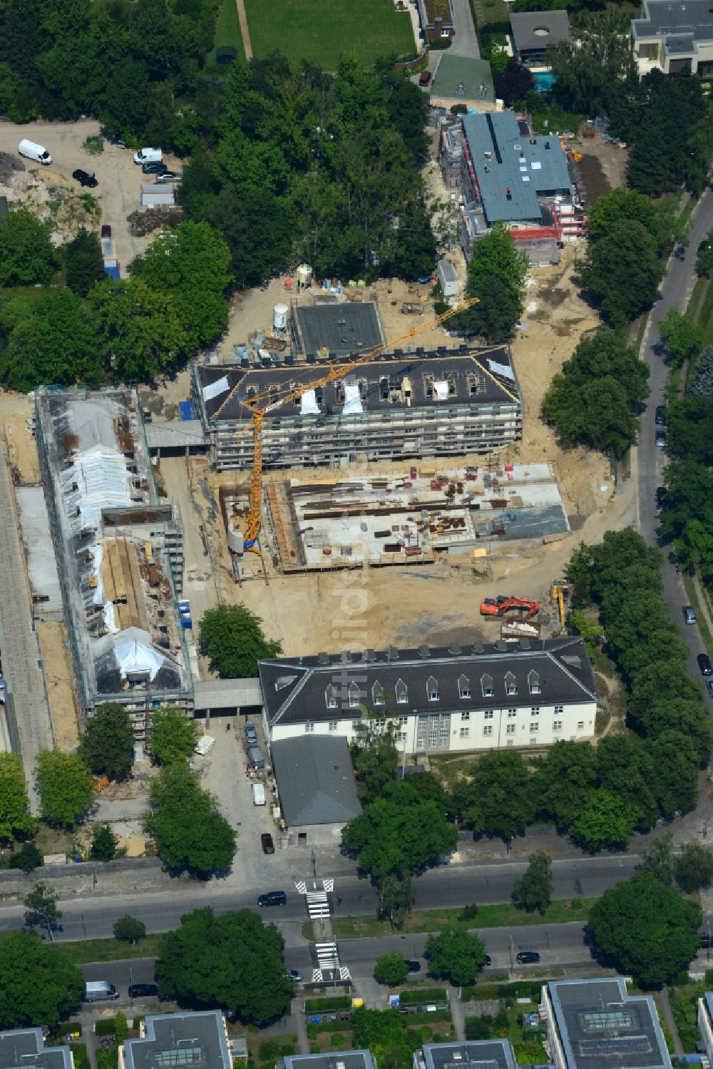 Berlin aus der Vogelperspektive: The metropolitan gardens Immobilienareal an der Clayallee im ORtsteil Dahlem von Berlin