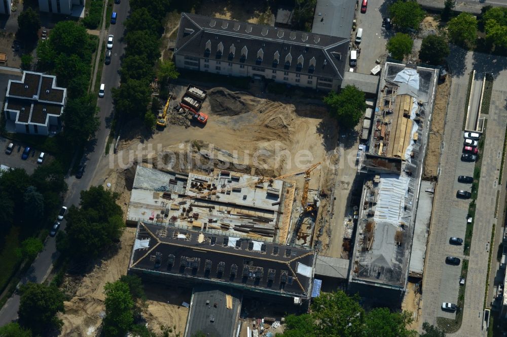 Berlin aus der Vogelperspektive: The metropolitan gardens Immobilienareal an der Clayallee im ORtsteil Dahlem von Berlin