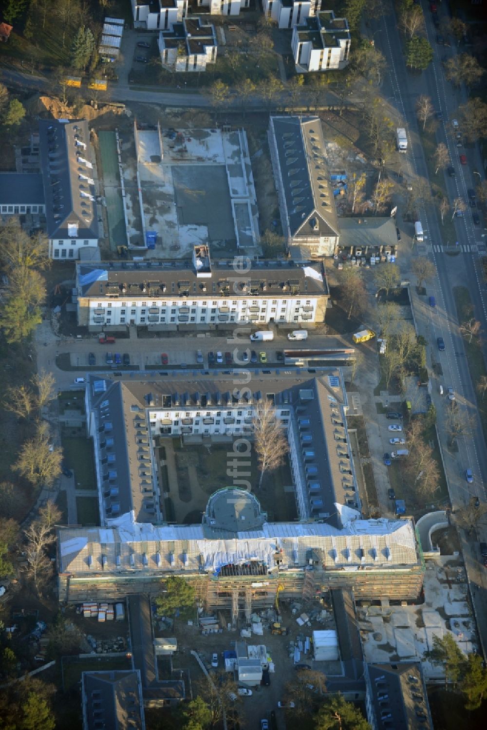 Berlin aus der Vogelperspektive: The metropolitan gardens Immobilienareal an der Clayallee im ORtsteil Dahlem von Berlin