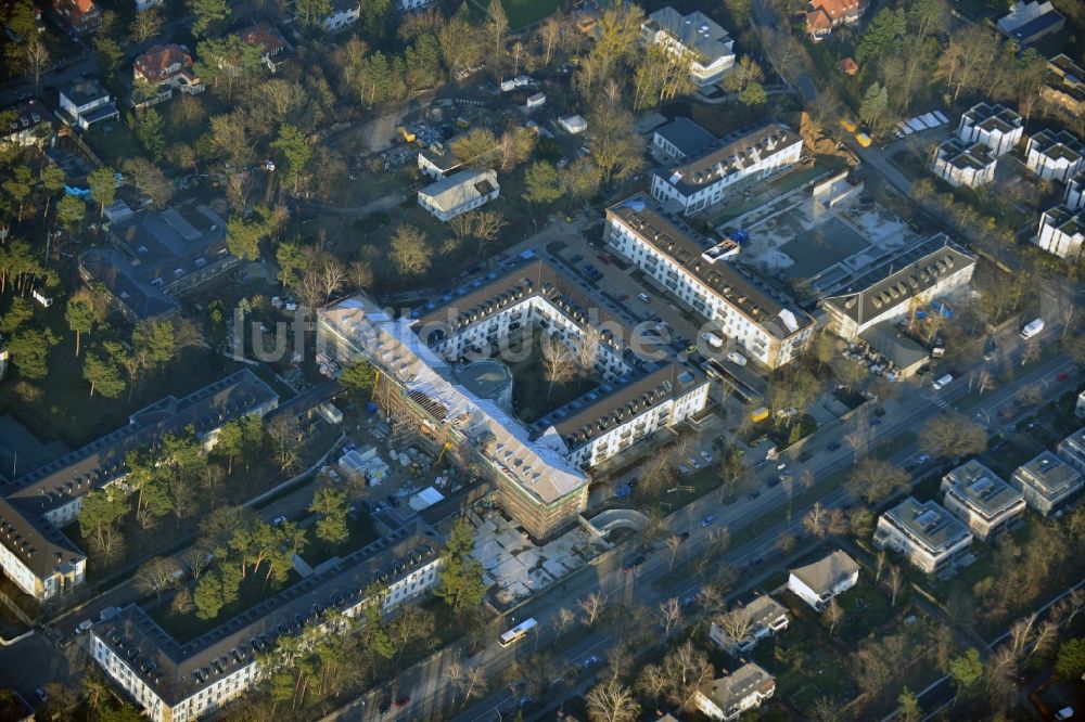 Luftaufnahme Berlin - The metropolitan gardens Immobilienareal an der Clayallee im ORtsteil Dahlem von Berlin