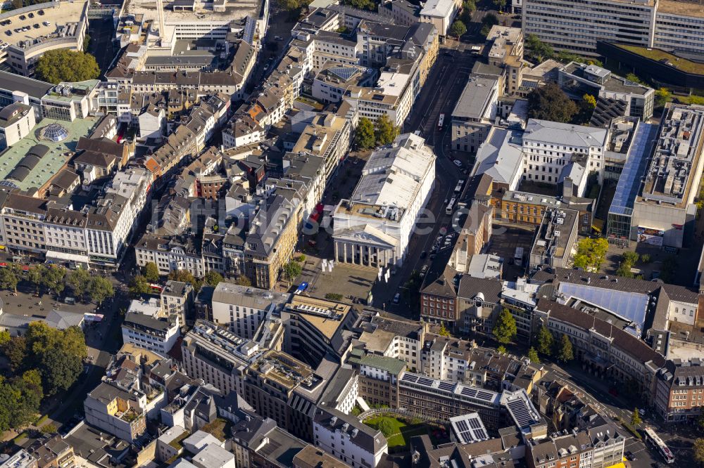 Mitte aus der Vogelperspektive: Theater Aachen am Theaterplatz in der Innenstadt von Aachen im Bundesland Nordrhein-Westfalen