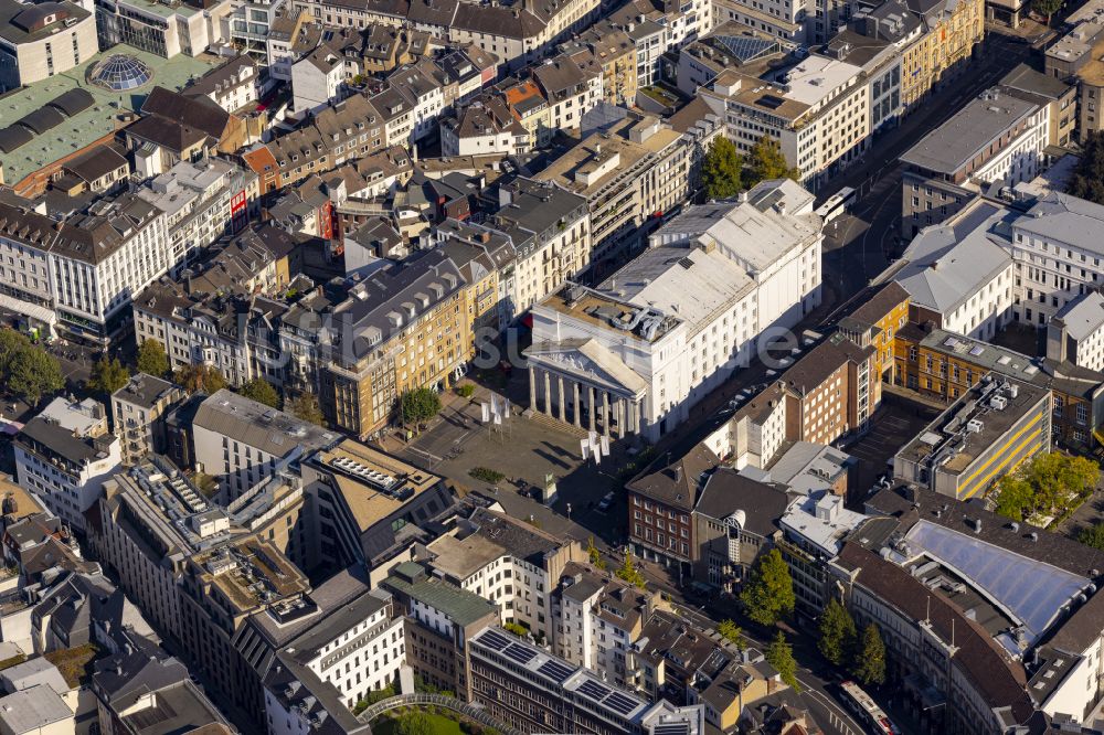 Luftbild Mitte - Theater Aachen am Theaterplatz in der Innenstadt von Aachen im Bundesland Nordrhein-Westfalen