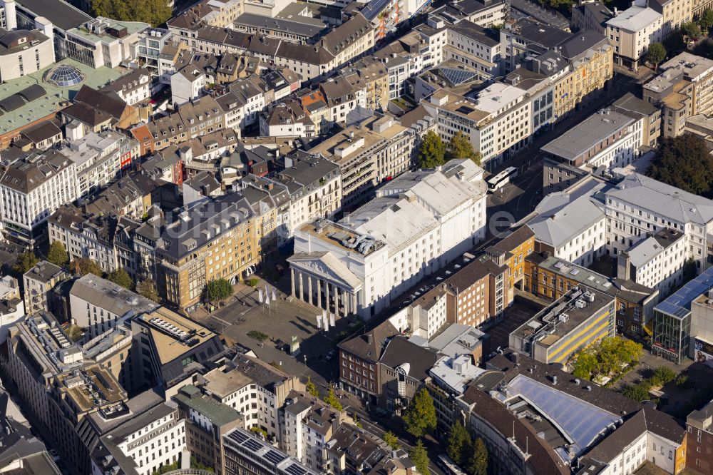 Luftaufnahme Mitte - Theater Aachen am Theaterplatz in der Innenstadt von Aachen im Bundesland Nordrhein-Westfalen