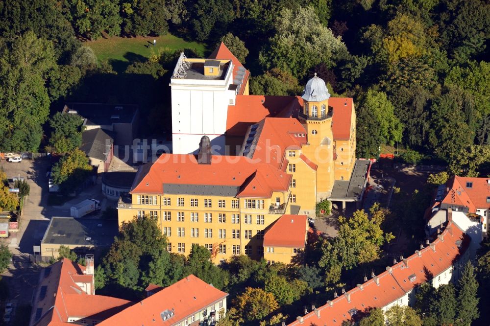 Berlin von oben - Theater an der Parkaue in Berlin Lichtenberg