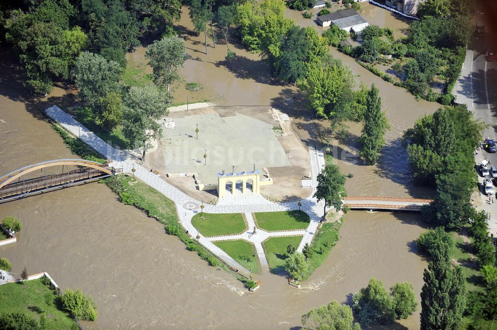 Luftbild Gubin - Theaterinsel an der Neiße in Gubin mit Hochwasser