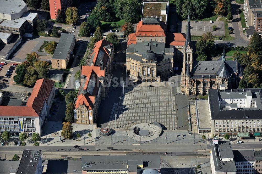 Chemnitz von oben - Theaterplatz mit Blick auf Opernhaus, St. Petrikirche und Museum in Chemnitz in Sachsen