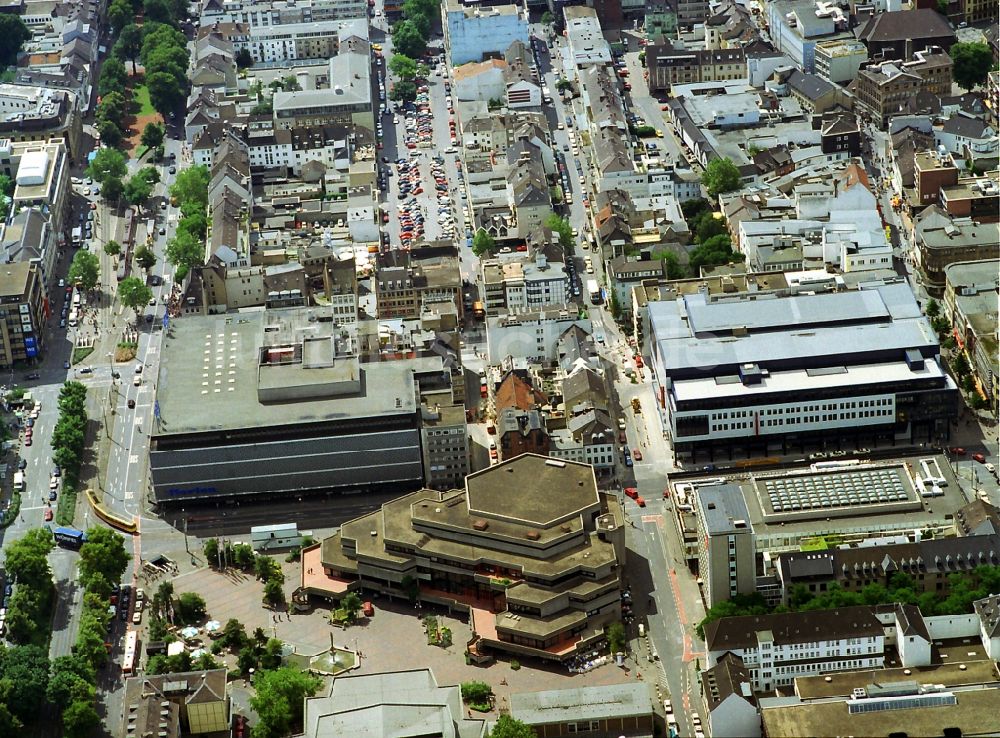 Luftaufnahme Krefeld - Theaterplatz mit Seidenweberhaus in der Innenstadt von Krefeld im Bundesland Nordrhein-Westfalen