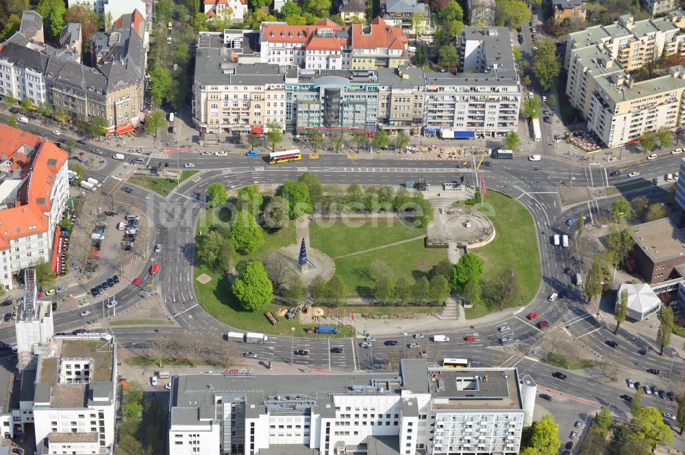 Berlin von oben - Theodor-Hess-Platz in Berlin-Westend