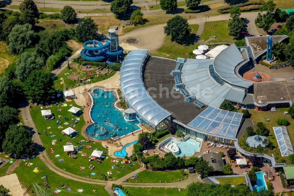 Luftbild Witten - Therme und Schwimmbecken am Freibad der Freizeiteinrichtung Freizeitbad Heveney in Witten im Bundesland Nordrhein-Westfalen