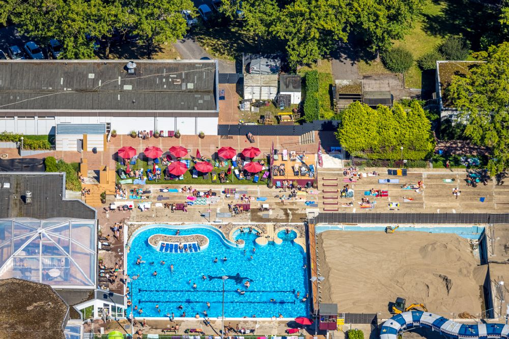 Sodingen von oben - Therme und Schwimmbecken am Freibad der Freizeiteinrichtung LAGO Die Therme in Sodingen im Bundesland Nordrhein-Westfalen, Deutschland