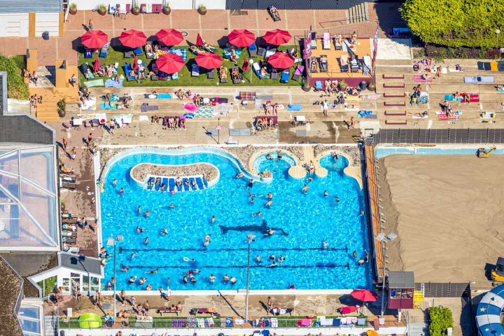 Sodingen aus der Vogelperspektive: Therme und Schwimmbecken am Freibad der Freizeiteinrichtung LAGO Die Therme in Sodingen im Bundesland Nordrhein-Westfalen, Deutschland