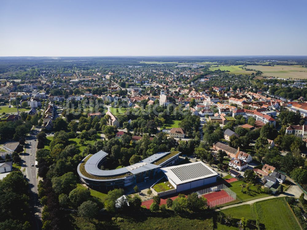 Luftaufnahme Hoyerswerda - Therme und Schwimmbecken am Freibad der Freizeiteinrichtung der Lausitzbad Hoyerswerda GmbH im Bundesland Sachsen, Deutschland