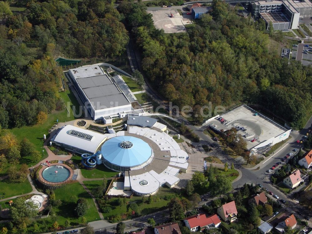 Brandenburg an der Havel von oben - Therme und Schwimmbecken am Freibad der Freizeiteinrichtung Marienbad Brandenburg in Brandenburg an der Havel im Bundesland Brandenburg, Deutschland