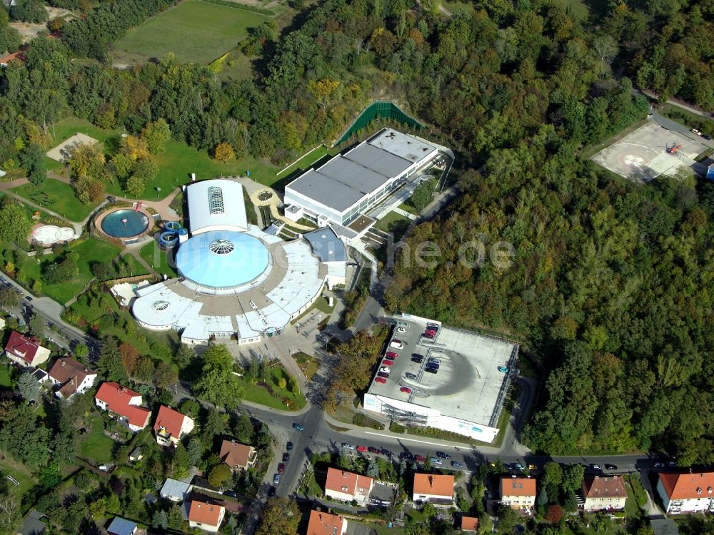 Luftaufnahme Brandenburg an der Havel - Therme und Schwimmbecken am Freibad der Freizeiteinrichtung Marienbad Brandenburg in Brandenburg an der Havel im Bundesland Brandenburg, Deutschland