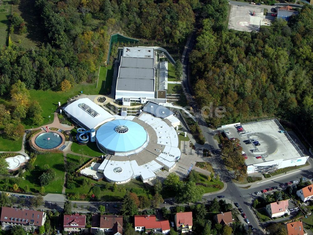 Luftaufnahme Brandenburg an der Havel - Therme und Schwimmbecken am Freibad der Freizeiteinrichtung Marienbad Brandenburg in Brandenburg an der Havel im Bundesland Brandenburg, Deutschland