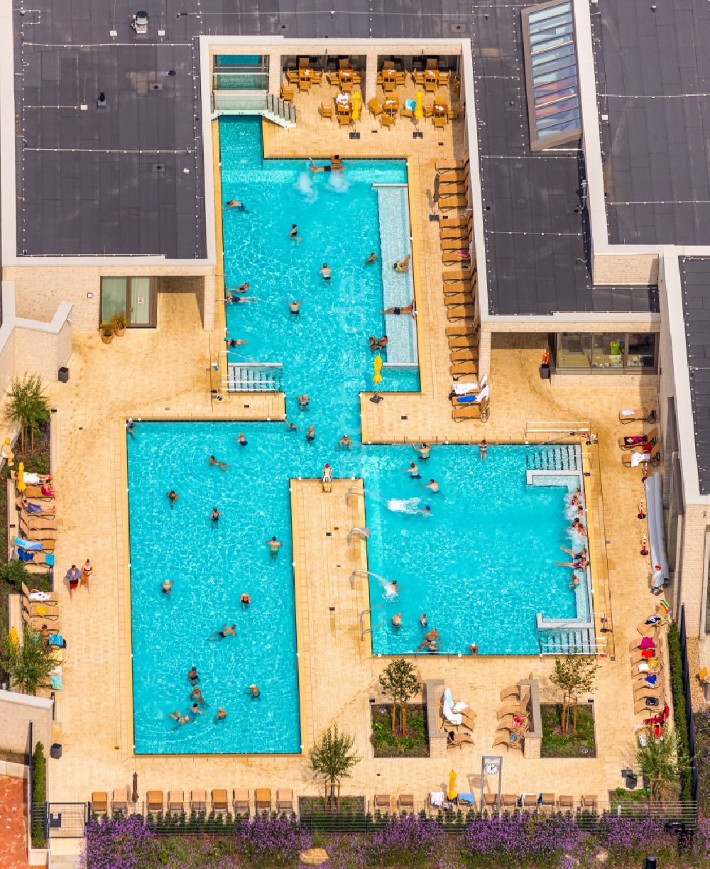 Werne aus der Vogelperspektive: Therme und Schwimmbecken am Freibad der Freizeiteinrichtung Natur-Solebad Werne GmbH in Werne im Bundesland Nordrhein-Westfalen, Deutschland