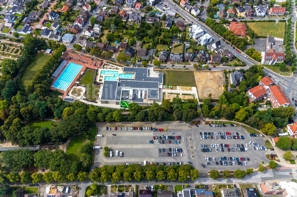 Werne aus der Vogelperspektive: Therme und Schwimmbecken am Freibad der Freizeiteinrichtung Natur-Solebad Werne GmbH in Werne im Bundesland Nordrhein-Westfalen, Deutschland