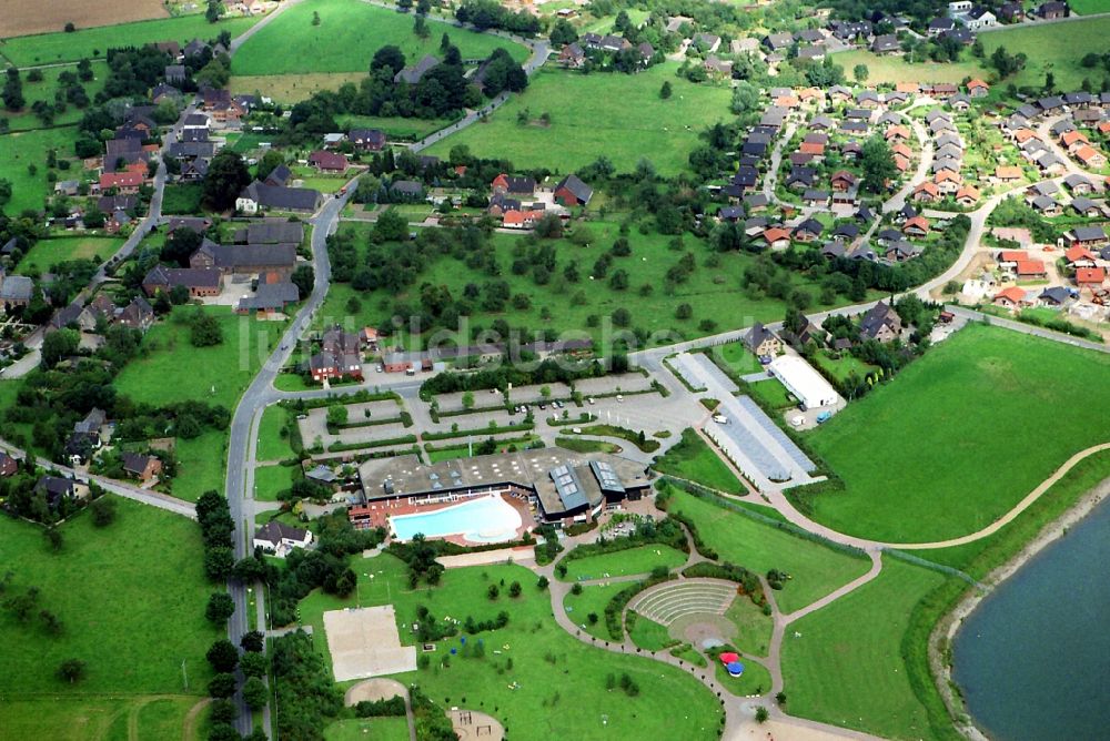 Luftaufnahme Xanten - Therme und Schwimmbecken am Freibad der Freizeiteinrichtung Nibelungenbad in Xanten im Bundesland Nordrhein-Westfalen