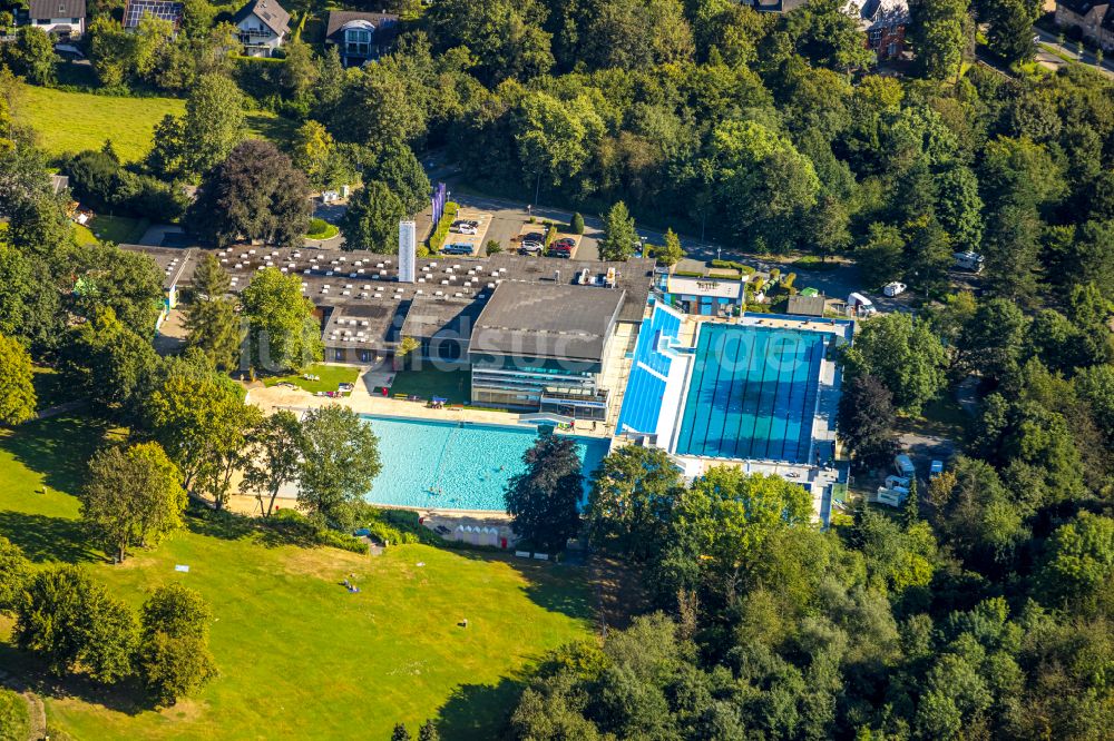 Luftbild Velbert - Therme und Schwimmbecken am Freibad der Freizeiteinrichtung Panoramabad Velbert-Neviges in Velbert im Bundesland Nordrhein-Westfalen, Deutschland