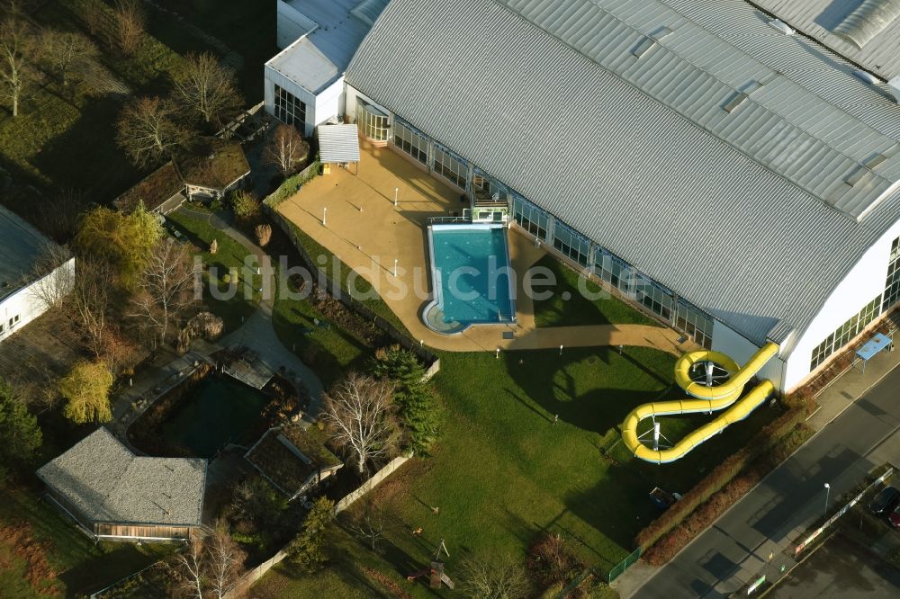 Fürstenwalde/Spree aus der Vogelperspektive: Therme und Schwimmbecken am Freibad der Freizeiteinrichtung Schwapp an der Straße Große Freizeit in Fürstenwalde/Spree im Bundesland Brandenburg