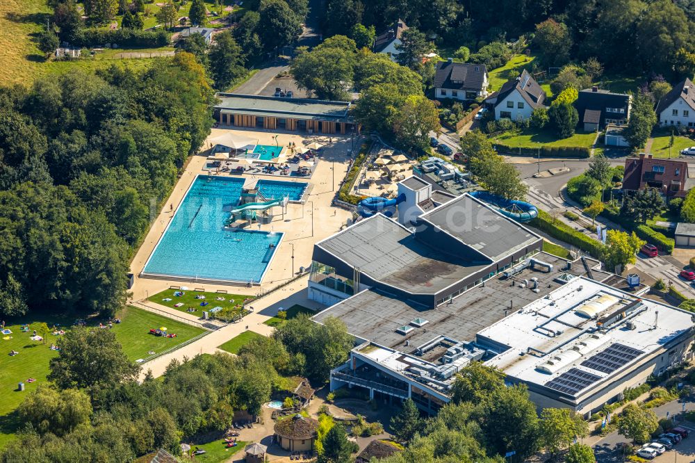 Luftaufnahme Gevelsberg - Therme und Schwimmbecken am Freibad der Freizeiteinrichtung Schwimm-in Gevelsberg in Gevelsberg im Bundesland Nordrhein-Westfalen, Deutschland