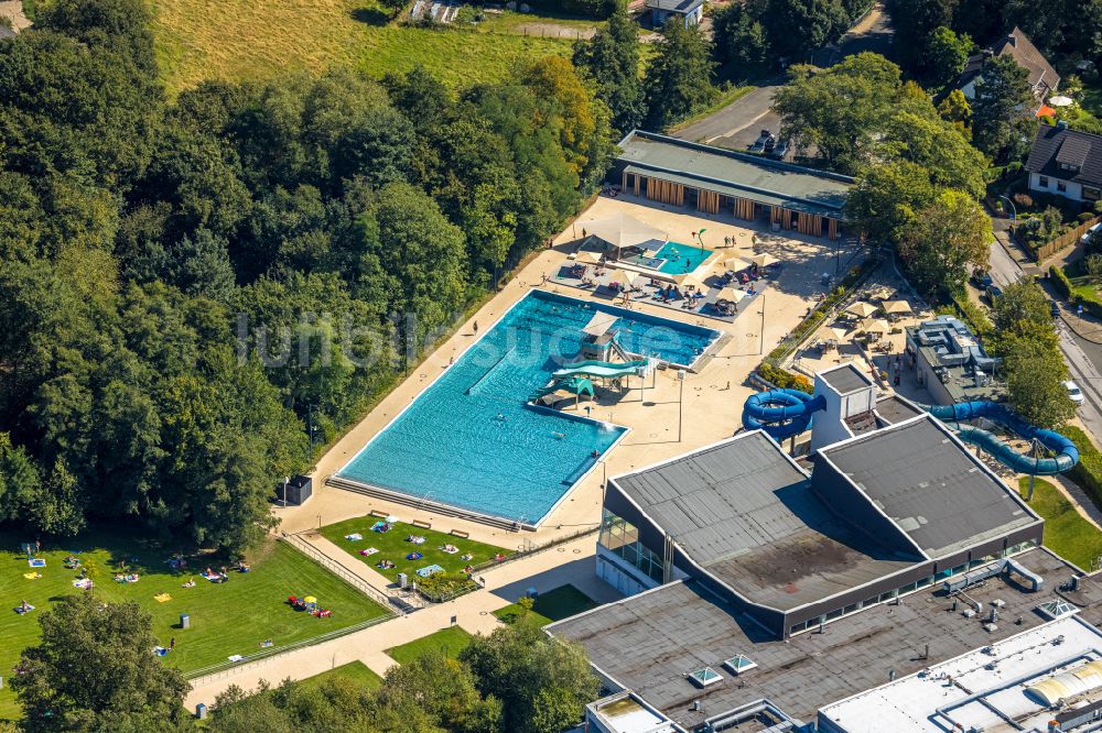 Gevelsberg aus der Vogelperspektive: Therme und Schwimmbecken am Freibad der Freizeiteinrichtung Schwimm-in Gevelsberg in Gevelsberg im Bundesland Nordrhein-Westfalen, Deutschland