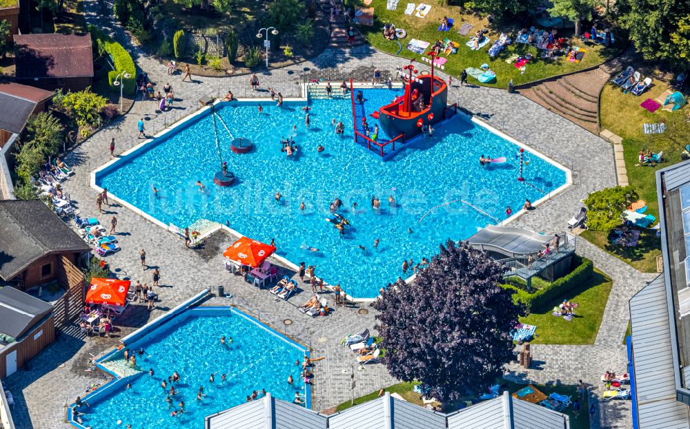 Dortmund aus der Vogelperspektive: Therme und Schwimmbecken am Freibad der Freizeiteinrichtung Solebad Wischlingen in Dortmund im Bundesland Nordrhein-Westfalen, Deutschland