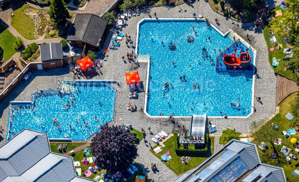 Dortmund aus der Vogelperspektive: Therme und Schwimmbecken am Freibad der Freizeiteinrichtung Solebad Wischlingen in Dortmund im Bundesland Nordrhein-Westfalen, Deutschland