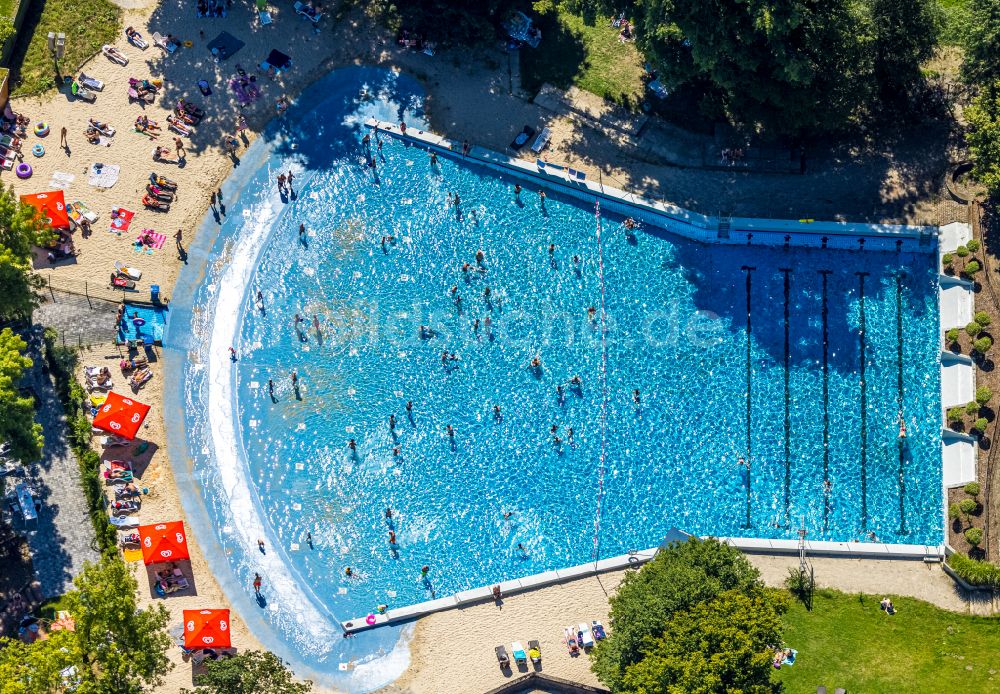 Luftaufnahme Dortmund - Therme und Schwimmbecken am Freibad der Freizeiteinrichtung Solebad Wischlingen in Dortmund im Bundesland Nordrhein-Westfalen, Deutschland