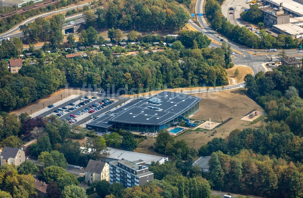 Luftbild Herne - Therme und Schwimmbecken am Freibad der Freizeiteinrichtung Sport- und Erlebnisbad Wananas im Ortsteil Wanne-Eickel in Herne im Bundesland Nordrhein-Westfalen