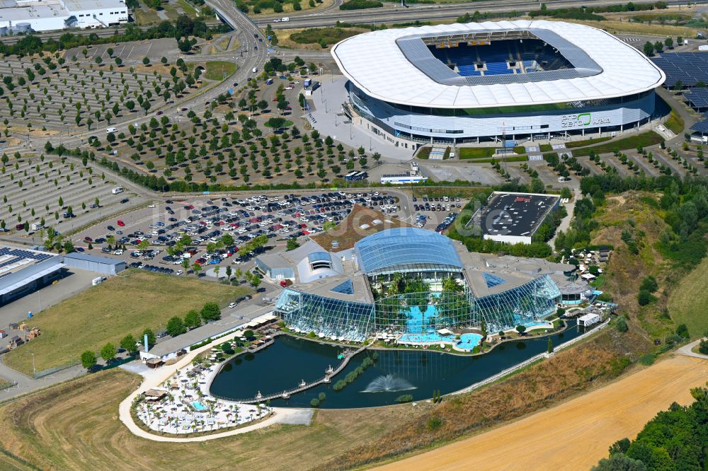 Sinsheim von oben - Therme und Schwimmbecken am Freibad der Freizeiteinrichtung Thermen & Badewelt in Sinsheim im Bundesland Baden-Württemberg