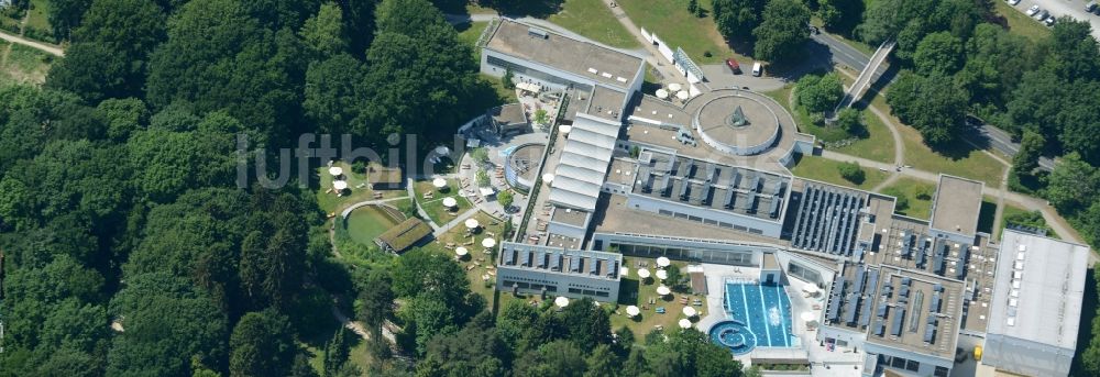 Luftaufnahme Bad Salzuflen - Therme und Schwimmbecken am Freibad der Freizeiteinrichtung VitaSol Therme GmbH in Bad Salzuflen im Bundesland Nordrhein-Westfalen