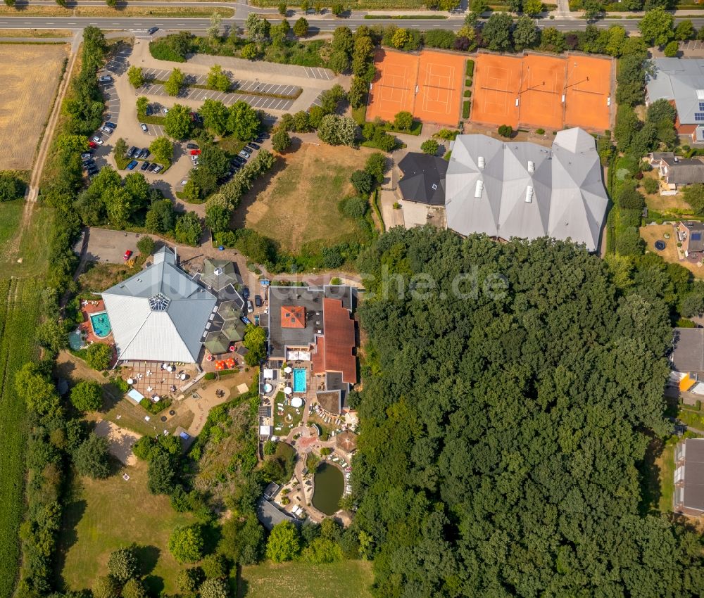 Luftaufnahme Everswinkel - Therme und Schwimmbecken am Freibad der Freizeiteinrichtung Vitus-Bad in Everswinkel im Bundesland Nordrhein-Westfalen, Deutschland