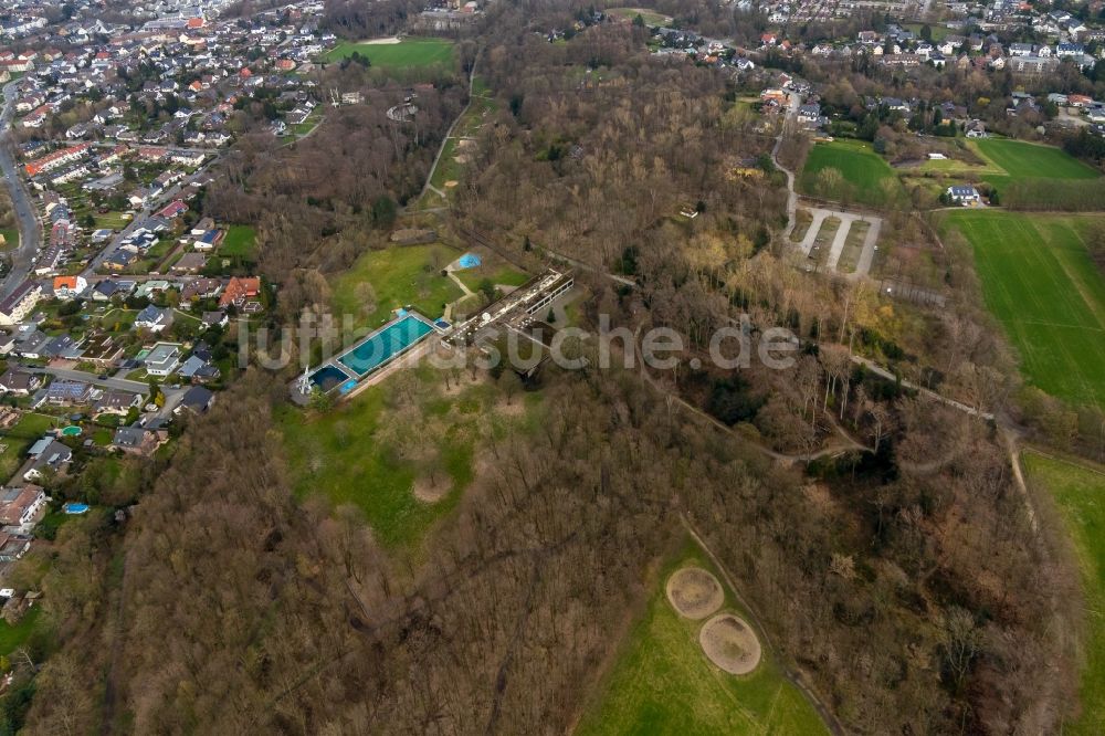 Bochum aus der Vogelperspektive: Therme und Schwimmbecken am Freibad der Freizeiteinrichtung WasserWelten Bochum Höntrop in Bochum im Bundesland Nordrhein-Westfalen, Deutschland