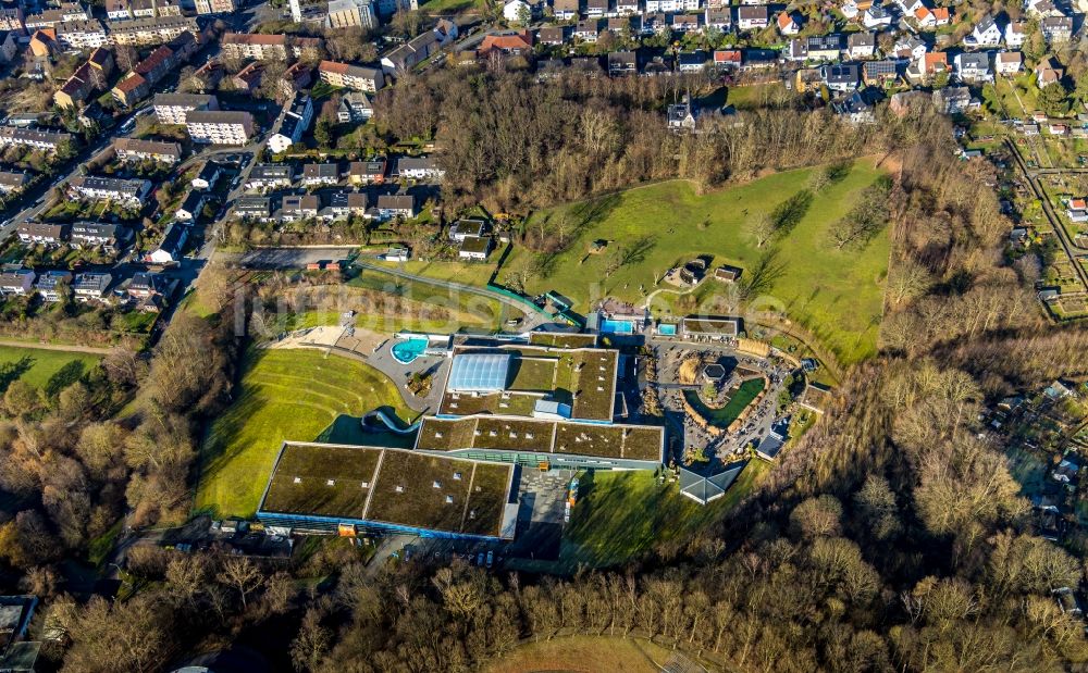 Luftbild Hagen - Therme und Schwimmbecken am Freibad der Freizeiteinrichtung WESTFALENBAD in Hagen im Bundesland Nordrhein-Westfalen, Deutschland