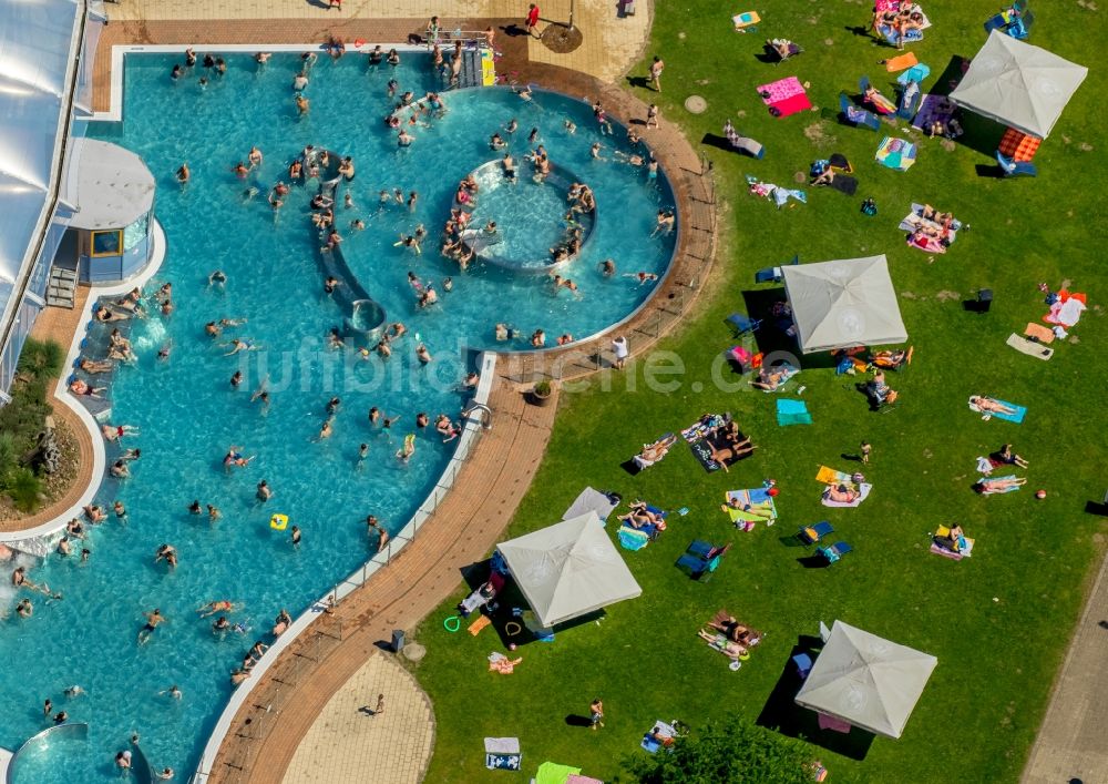 Luftbild Witten - Therme und Schwimmbecken am Freibad der Freizeiteinrichtung in Witten im Bundesland Nordrhein-Westfalen