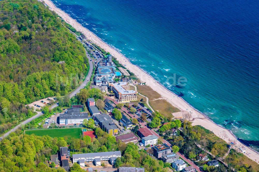 Timmendorfer Strand aus der Vogelperspektive: Therme und Schwimmbecken am Strand der Freizeiteinrichtung im Ortsteil Scharbeutz in Timmendorfer Strand im Bundesland Schleswig-Holstein