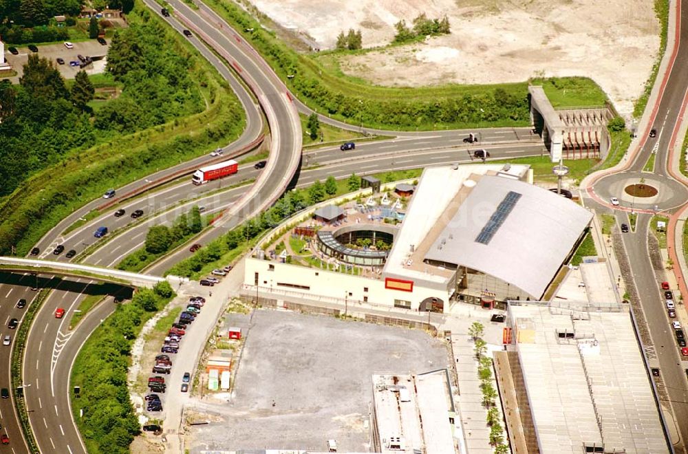 Luftaufnahme Bielefeld / NRW - Therme und Spaßbad in Bielefeld am Hauptbahnhof. Datum: 26.05.03