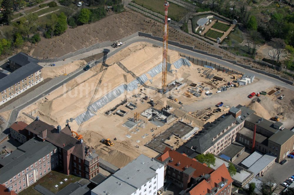 Luftbild BRANDENBURG - Tiefbauarbeiten zum Erweiterungsbau des Krankenhaus Brandenburg