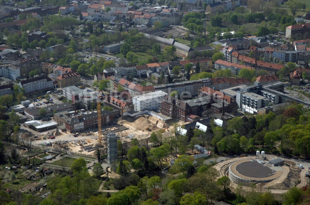 BRANDENBURG aus der Vogelperspektive: Tiefbauarbeiten zum Erweiterungsbau des Krankenhaus Brandenburg