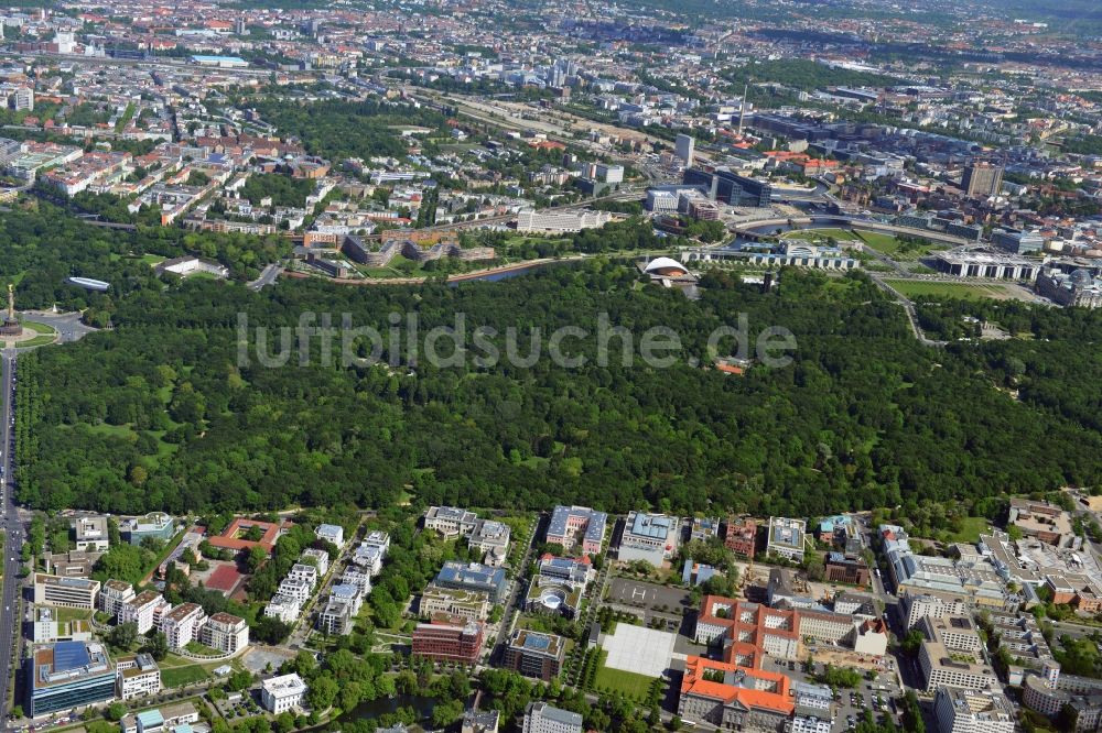 Luftbild Berlin - Tiergarten Stadtteil und Parkanlage im Zentrum von Berlin