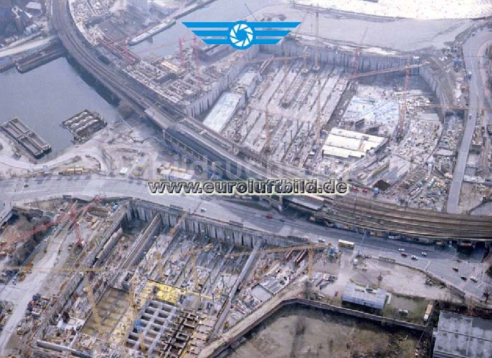 Luftaufnahme Berlin - Tiergarten - Tiergartentunnelbau am Bereich des Lehrter Stadtbahnhofes in Berlin-Tiergarten.