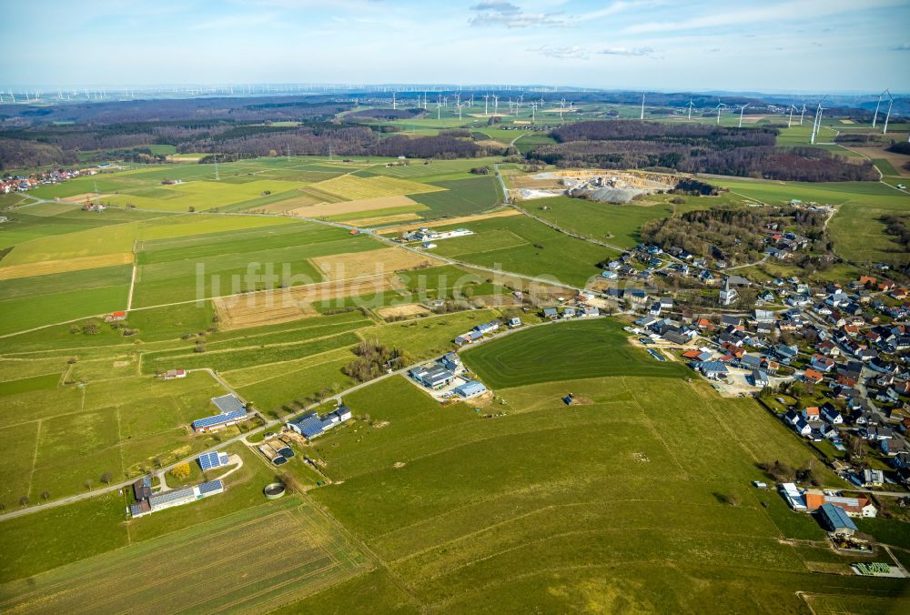 Thülen von oben - Tierzucht- Stallanlagen in Thülen im Bundesland Nordrhein-Westfalen, Deutschland