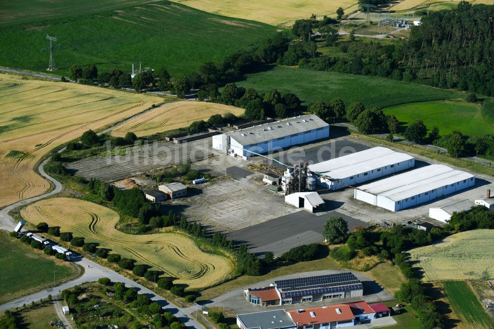 Luftaufnahme Woldegk - Tierzucht- Stallanlagen Tierzucht für die Fleischproduktion in Woldegk im Bundesland Mecklenburg-Vorpommern, Deutschland