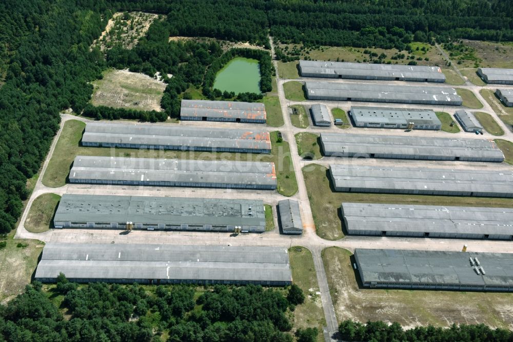 Reuden/Anhalt aus der Vogelperspektive: Tierzucht- Stallanlagen zur Geflügelzucht der Fläminger Entenspezialitäten GmbH & Co. KG an der Reudener Straße in Reuden/Anhalt im Bundesland Sachsen-Anhalt, Deutschland