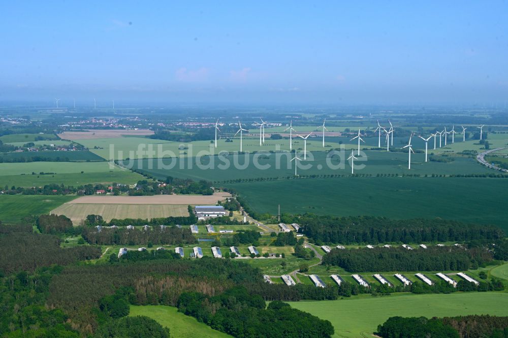 Luftaufnahme Wendisch Baggendorf - Tierzucht- Stallanlagen zur Geflügelzucht der Geflügelhof Möckern Zweig-NL der Lohmann & Co.AG in Wendisch Baggendorf im Bundesland Mecklenburg-Vorpommern, Deutschland