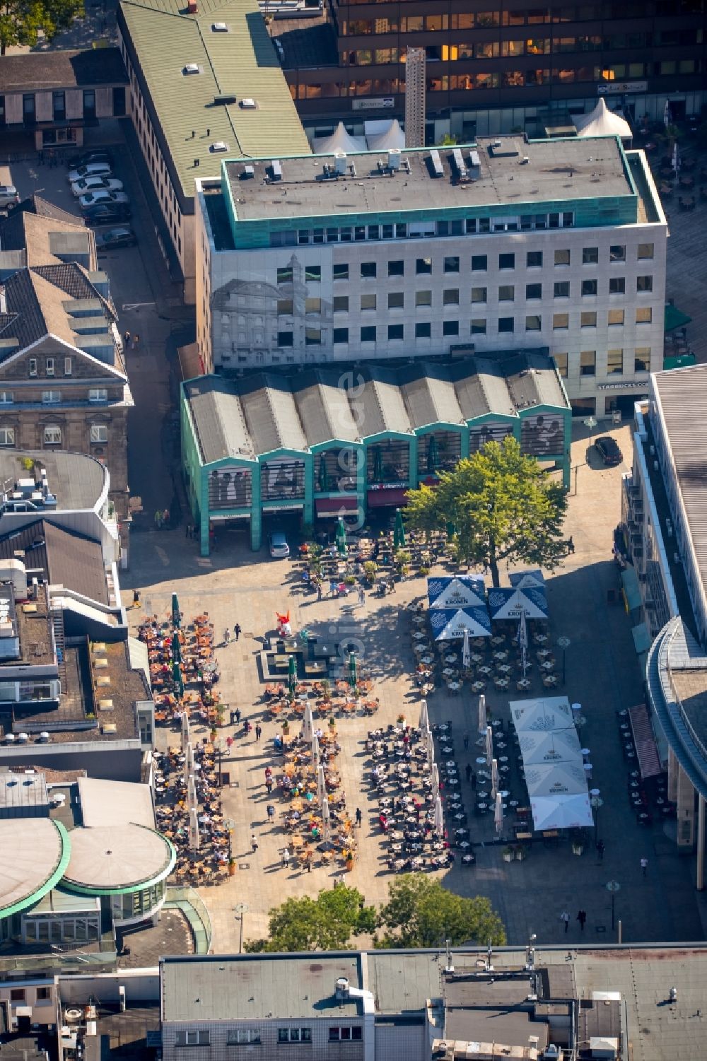 Luftbild Dortmund - Tische und Sitzbänke der Freiluft- Gaststätten auf dem Alten Markt in Dortmund im Bundesland Nordrhein-Westfalen