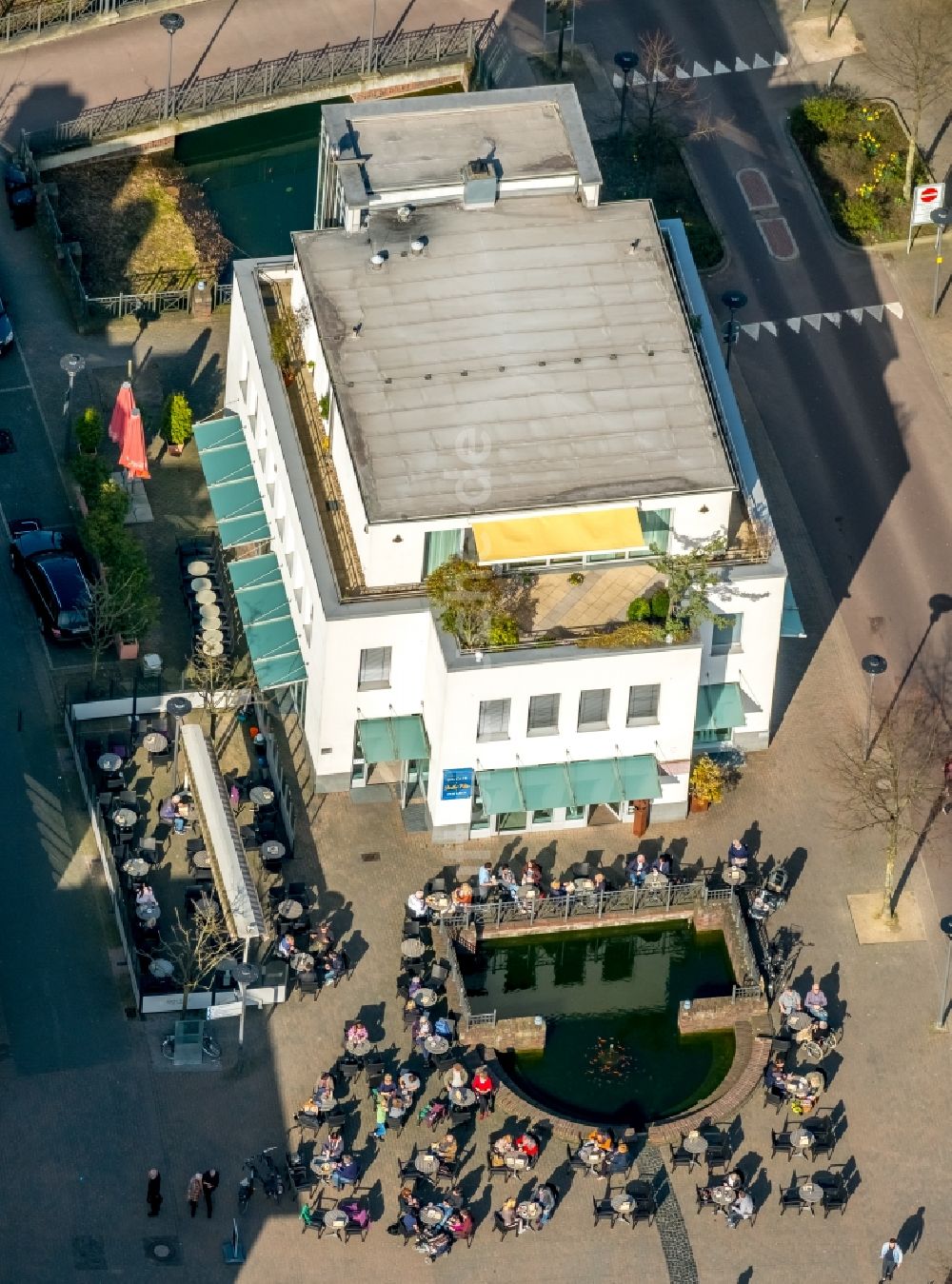 Luftbild Dorsten - Tische und Sitzbänke der Freiluft- Gaststätten im Altstadtadtzentrum in Dorsten im Bundesland Nordrhein-Westfalen