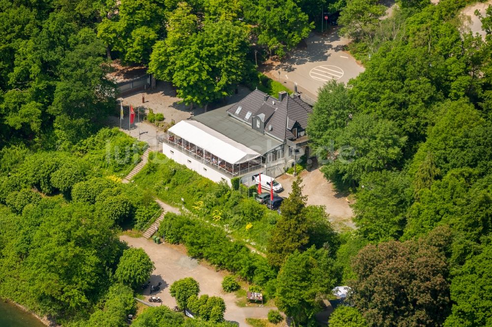 Luftbild Breckerfeld - Tische und Sitzbänke der Freiluft- Gaststätten Haus Glörtal an der Glörtalsperre in Breckerfeld im Bundesland Nordrhein-Westfalen - NRW, Deutschland